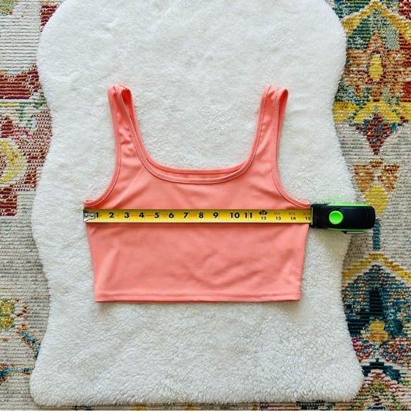 Coral Ribbed Women’s Tank Cropped Top Size LARGE - Picture 3 of 4
